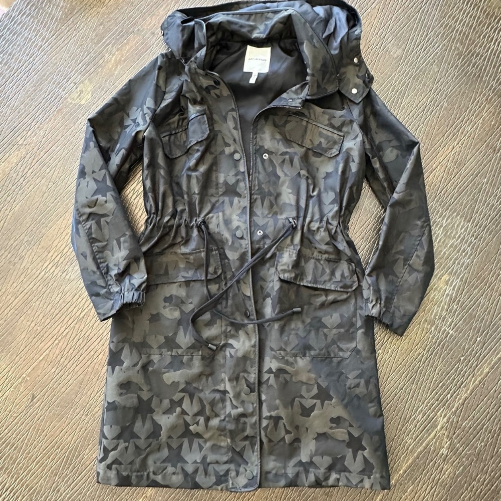 Avec Les Filles camo raincoat - moments Medium
